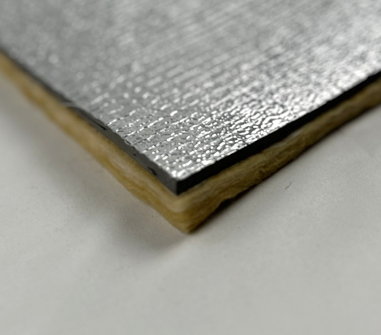 Siderise DWX Fire Retardant Acoustic Duct Insulation Wrap zoomed in on the corner